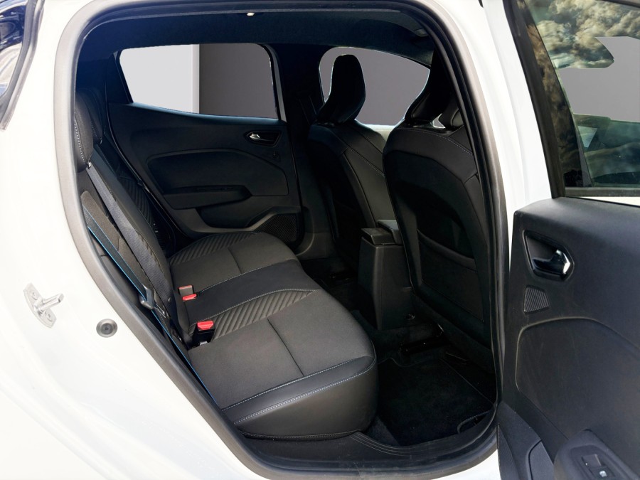 Annonce RENAULT CLIO d'occasion CLIO à Reunion (97)﻿ de 2024